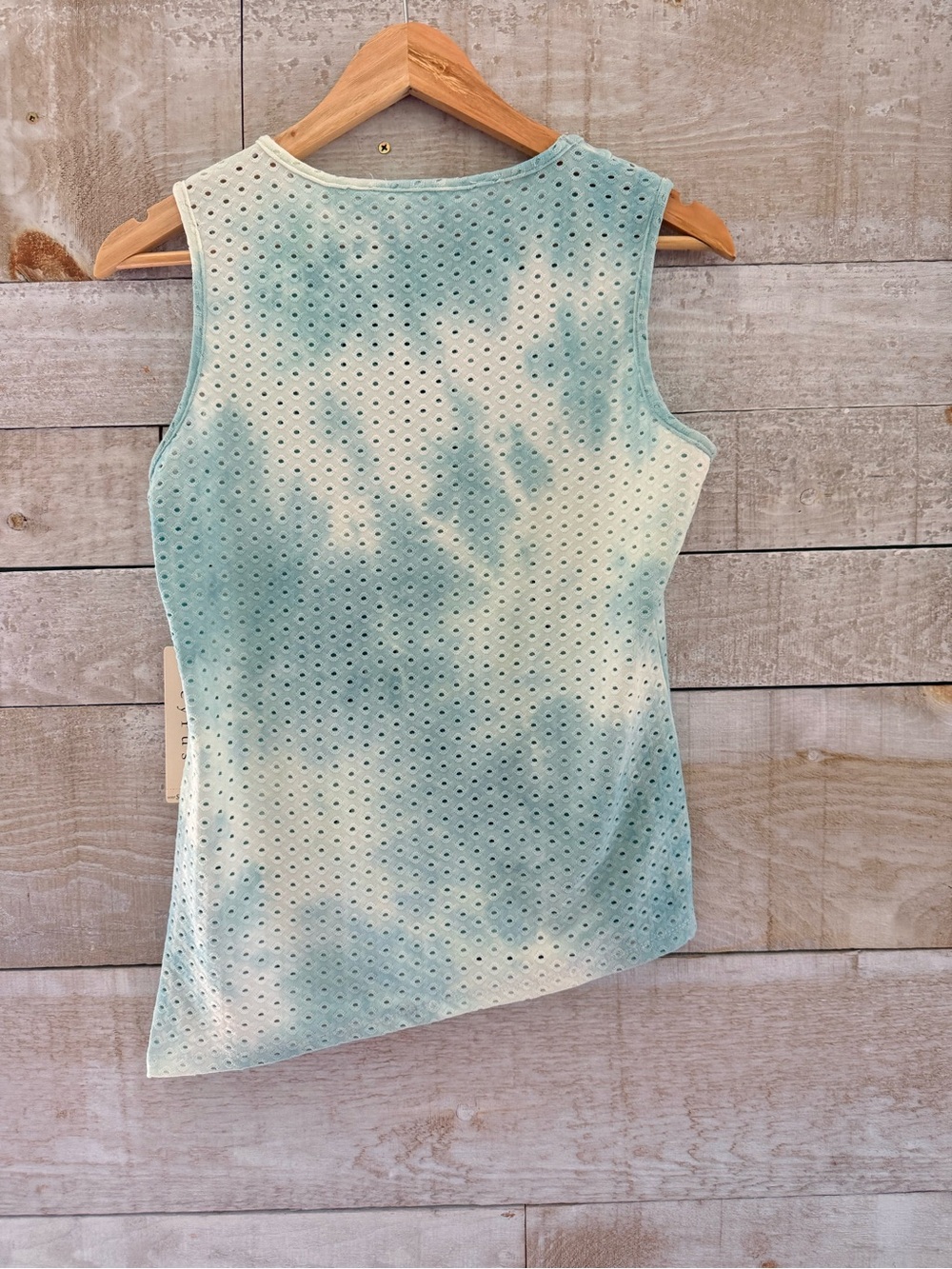Cyrus Mint and Cream Eyelet Sleeveless Tank - Picture 5 of 5